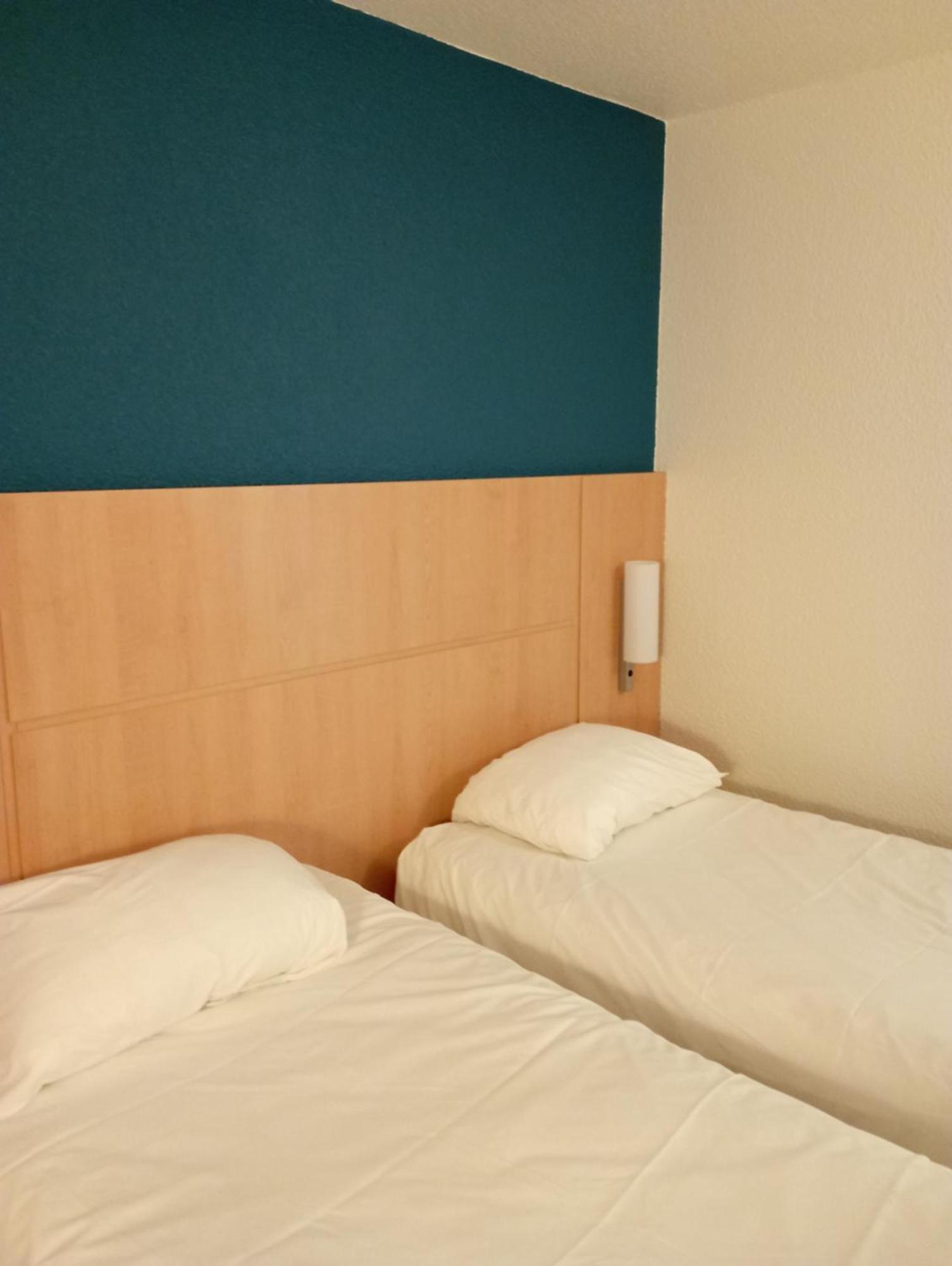 Hotel Ibis Les Etangs Des Moines Fourmies Exterior foto